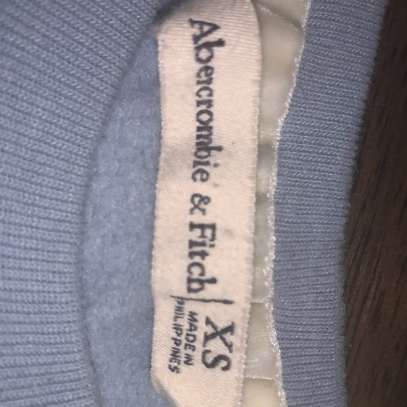 ✨ A&F Sweatshirt ✨ - Picture 2 of 3